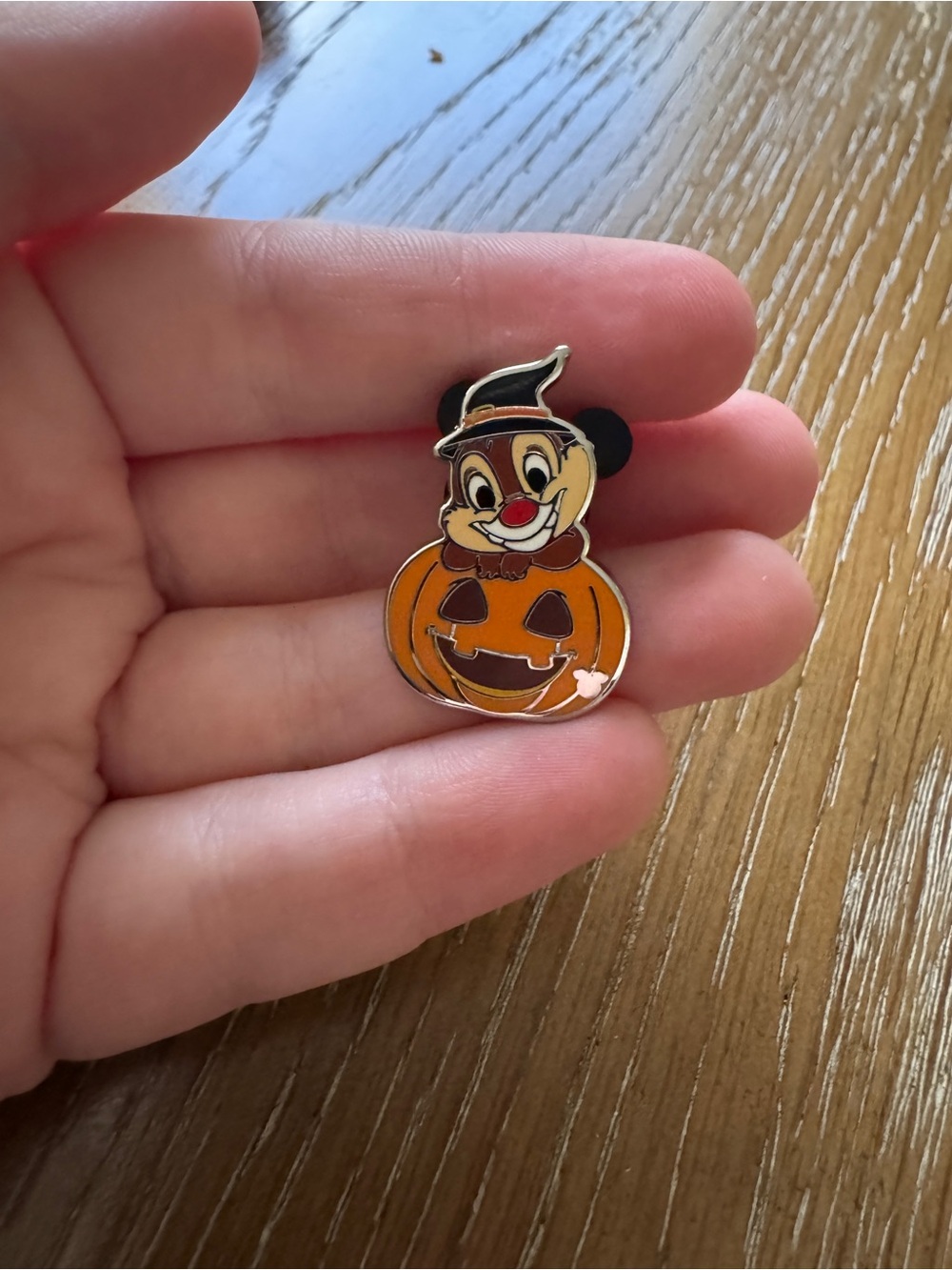 Disneyland Hidden Mickey 2026 Wave A Dale Halloween Pin